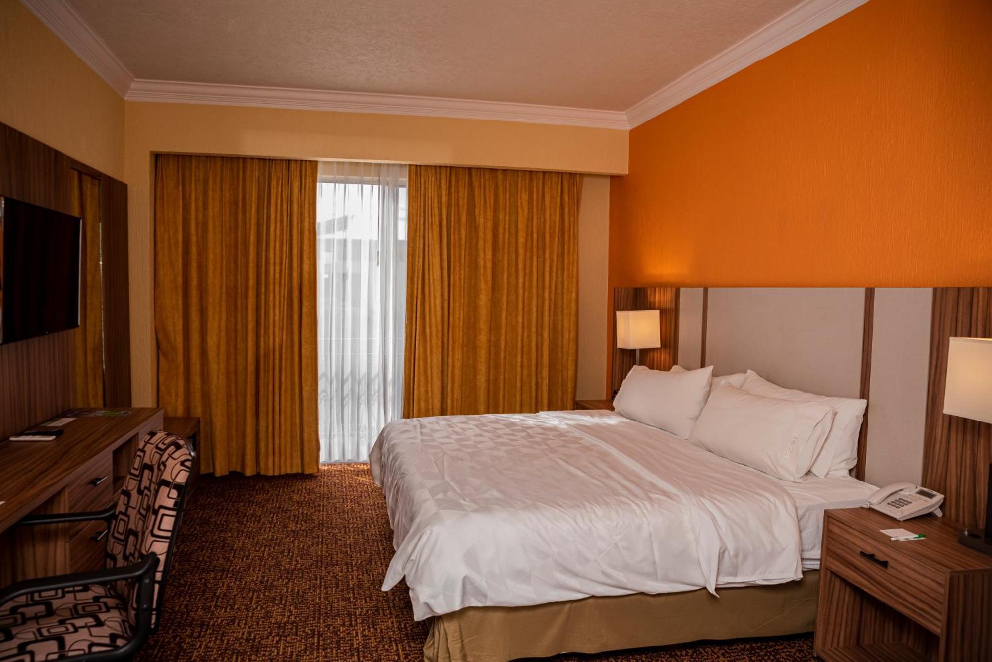 Holiday Inn La Piedad By Ihg Dış mekan fotoğraf